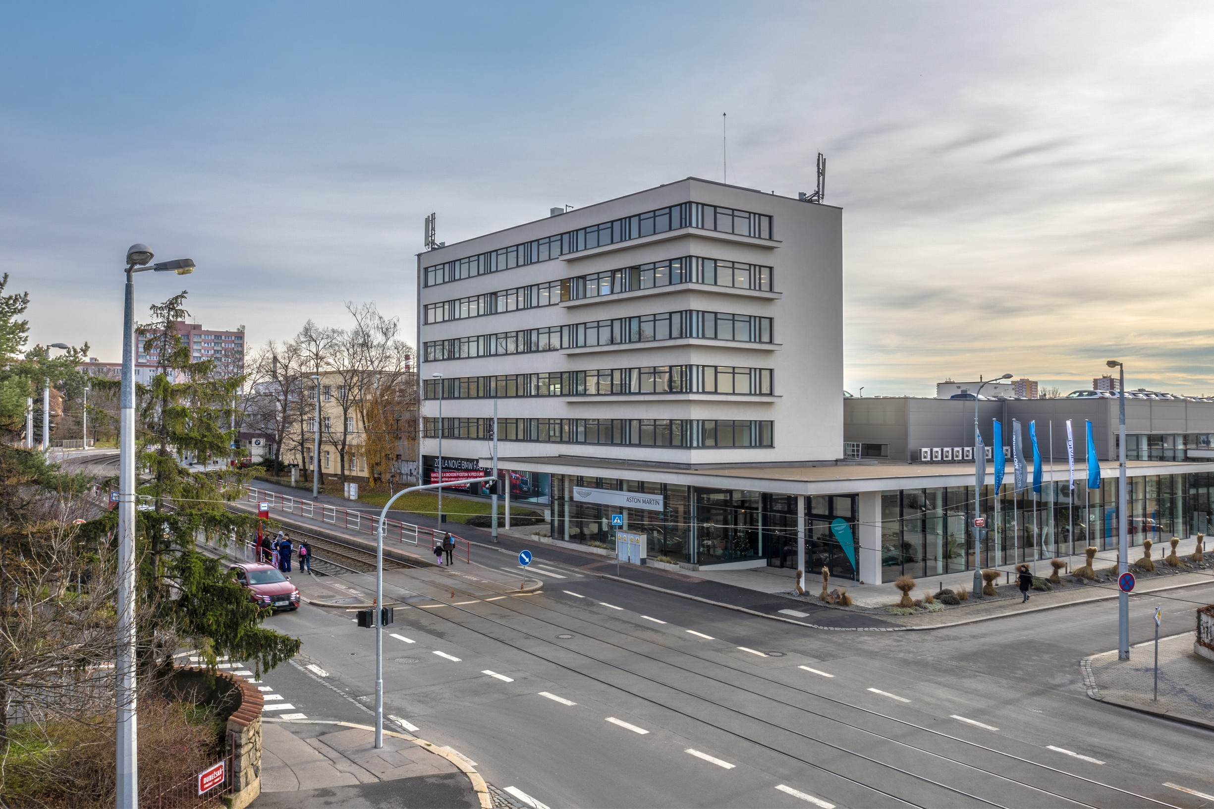 Pronájem komerčního prostoru, 263m2, vchod z ulice, Praha 10 - Strašnice